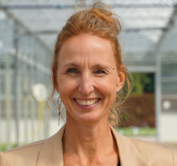 Nicole Klattenhoff von der Pflanzenschule